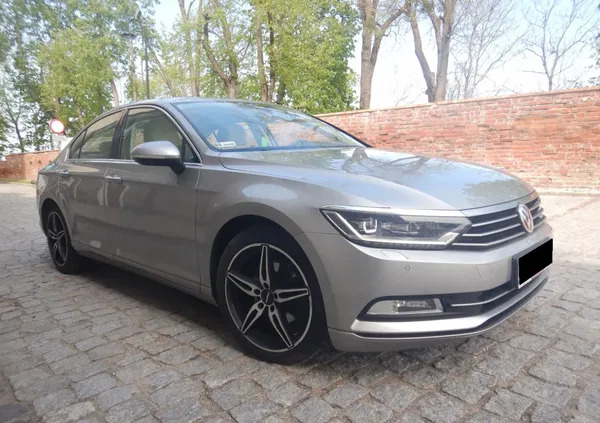 pasłęk Volkswagen Passat cena 56900 przebieg: 181914, rok produkcji 2015 z Pasłęk